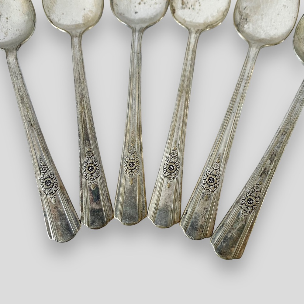 Vintage Wm. Rogers Desire Silverplate Set of 6 Teaspoons Floral - Picture 7 of 11